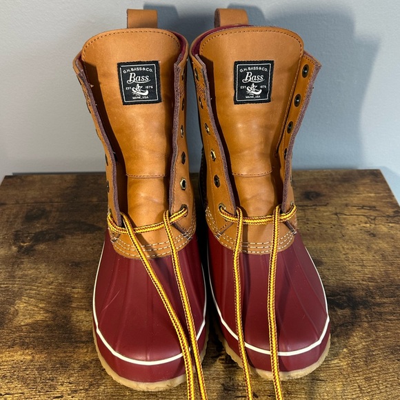 G.H. Bass & Co. Lace-Up Boots - Picture 2 of 15